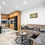 Luxury 1br * Free Parking * Rowing Base Plowdiw