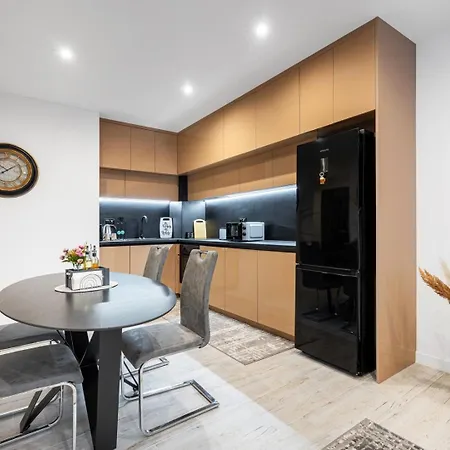 Luxury 1br * Free Parking * Rowing Base *