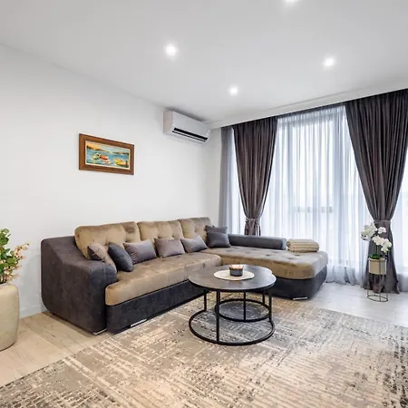 Luxury 1br * Free Parking * Rowing Base *