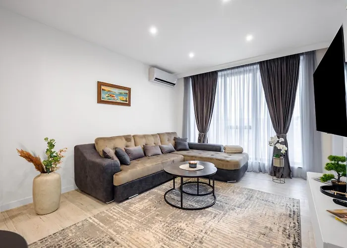 Luxury 1br * Free Parking * Rowing Base *