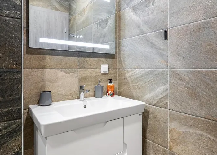 Luxury 1br * Free Parking * Rowing Base 公寓